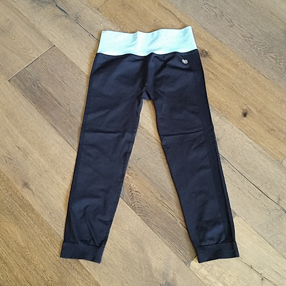 Stretchy gym pants